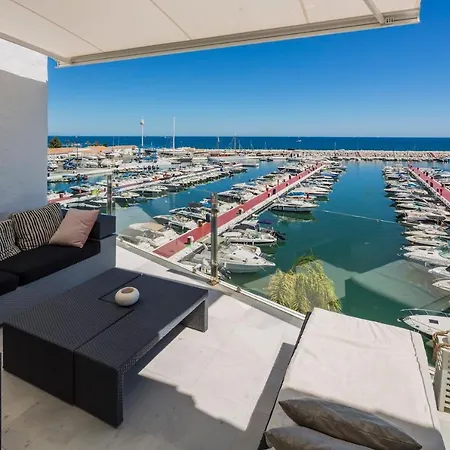 306 -luxury Selection- Puerto Banus Front Line Penthouse マルベーリャ