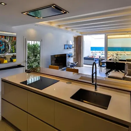 306 -luxury Selection- Puerto Banus Front Line Penthouse アパート *