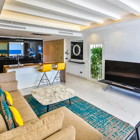 306 -luxury Selection- Puerto Banus Front Line Penthouse 公寓