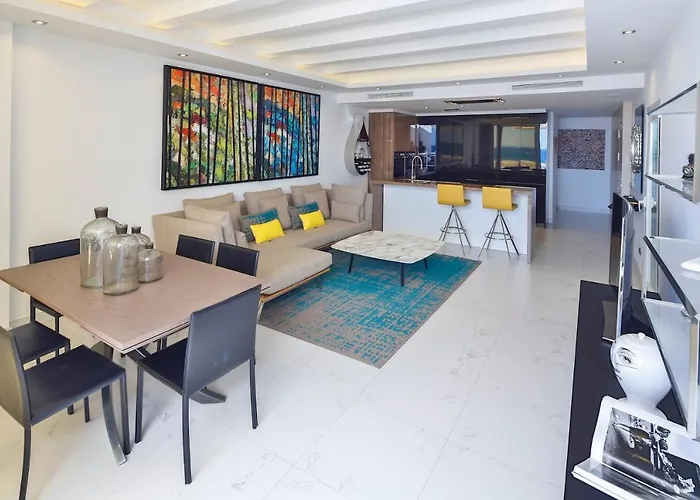 306 -luxury Selection- Puerto Banus Front Line Penthouse Appartement