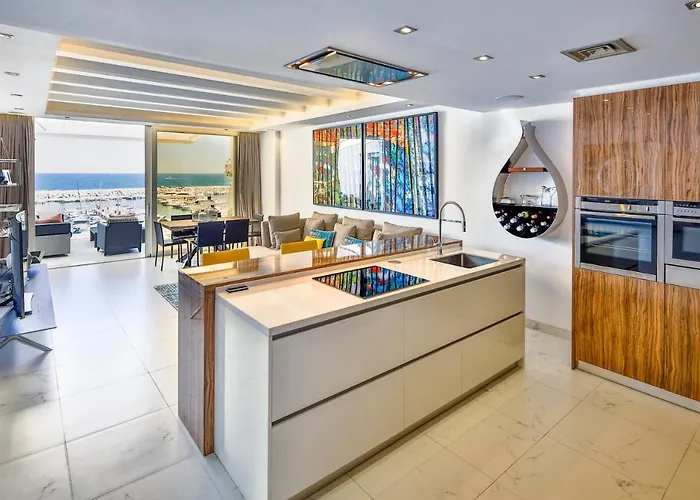 306 -luxury Selection- Puerto Banus Front Line Penthouse Appartement