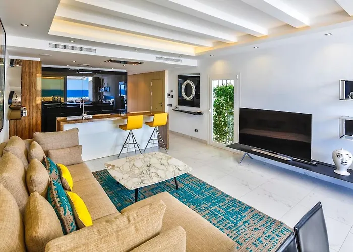 306 -luxury Selection- Puerto Banus Front Line Penthouse Appartement