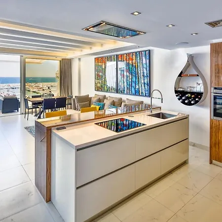 306 -luxury Selection- Puerto Banus Front Line Penthouse 公寓